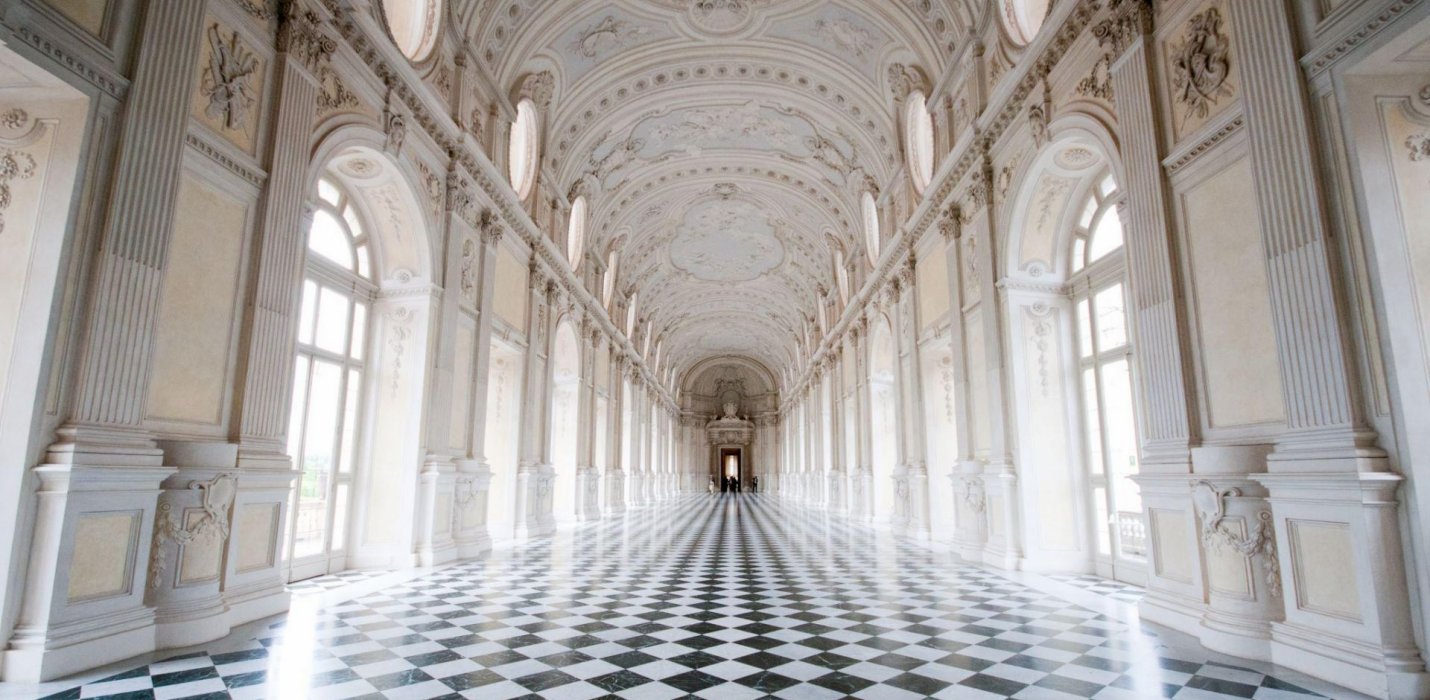 VENARIA, STUPINIGI E SACRA SAN MICHELE VENARIA, STUPINIGI E SACRA SAN MICHELE