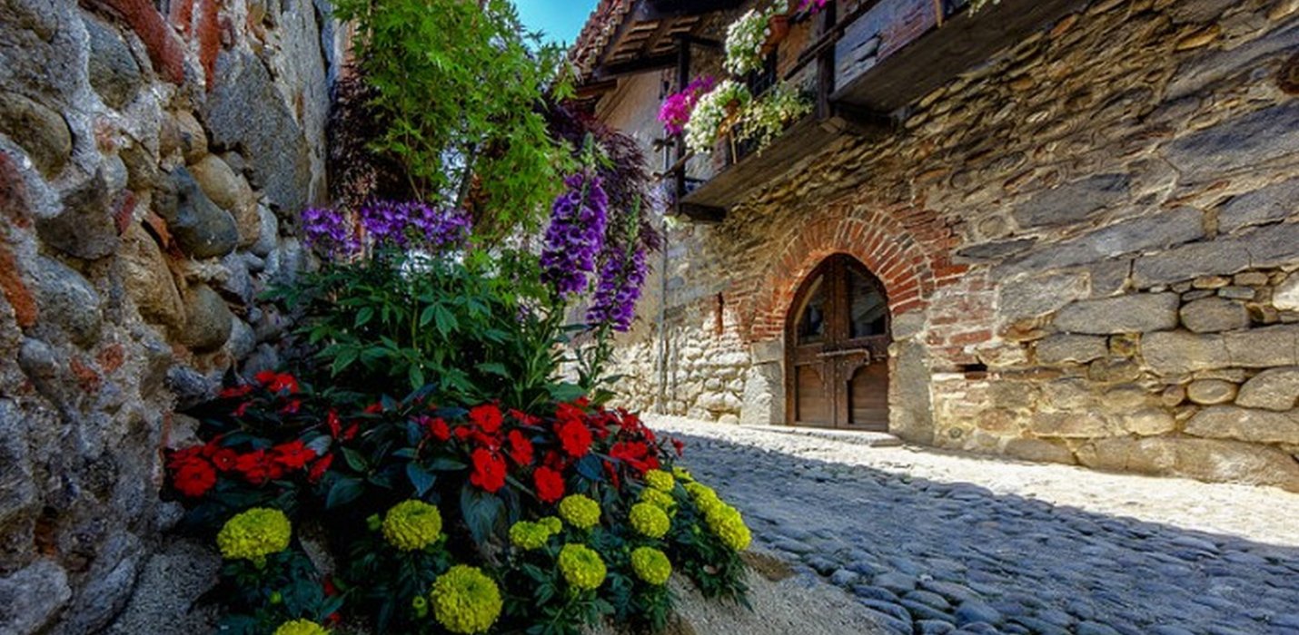CANDELO IN FIORE, SANTUARIO DI OROPA E BIELLA CANDELO IN FIORE, SANTUARIO DI OROPA E BIELLA