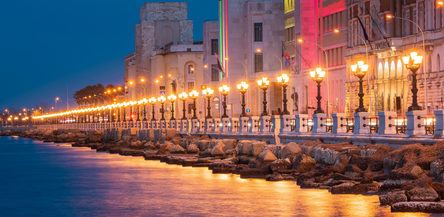 BARI, ANDRIA E TRANI: TRA CHIESE ROMANICHE E CASTELLI SVEVI BARI, ANDRIA E TRANI: TRA CHIESE ROMANICHE E CASTELLI SVEVI