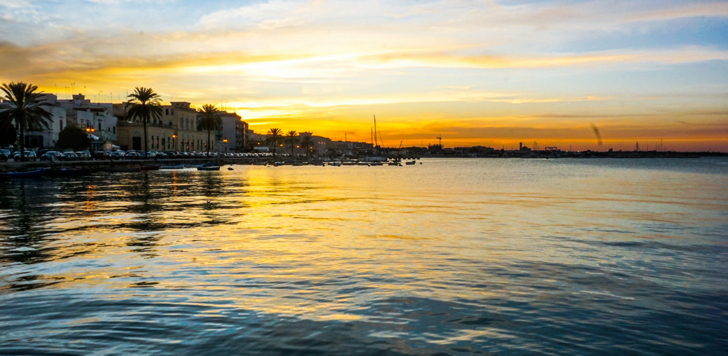 BARI, ANDRIA E TRANI: TRA CHIESE ROMANICHE E CASTELLI SVEVI BARI, ANDRIA E TRANI: TRA CHIESE ROMANICHE E CASTELLI SVEVI