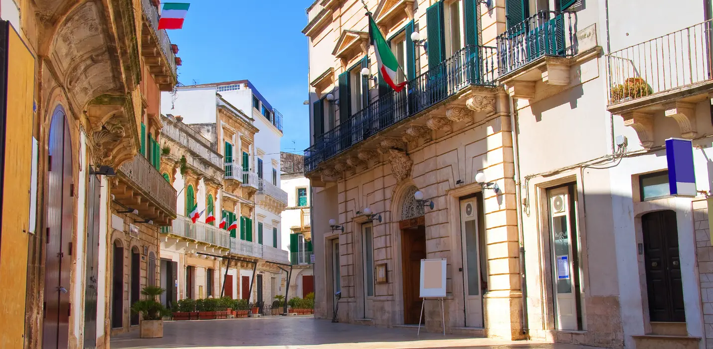 POLIGNANO, MONOPOLI E LA VALLE D'ITRIA