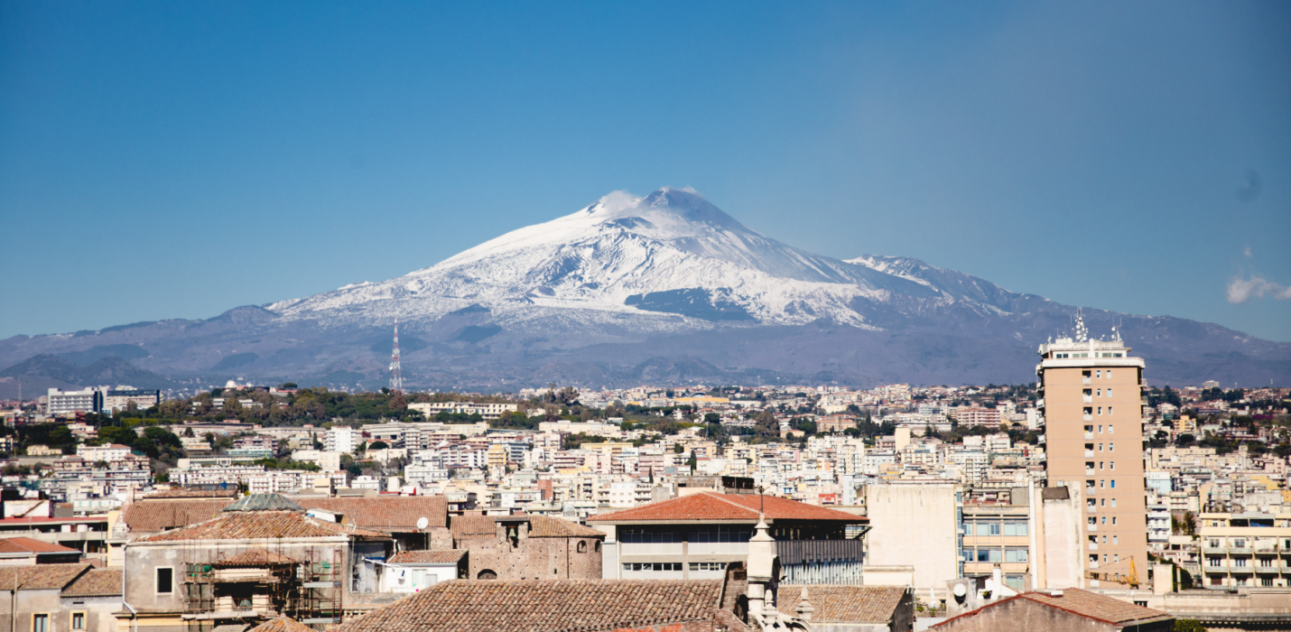 SICILIA D'AUTORE: DA TAORMINA A CALTAGIRONE SICILIA D'AUTORE: DA TAORMINA A CALTAGIRONE