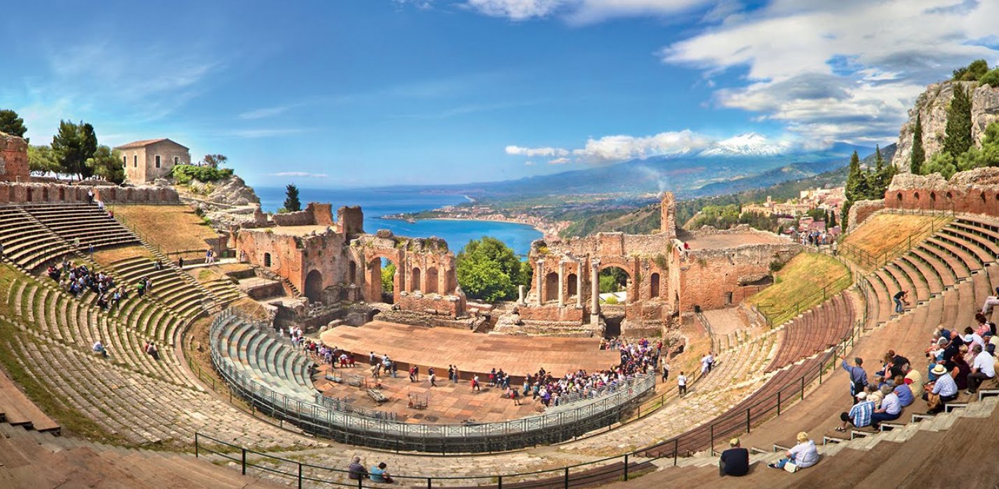 SICILIA D'AUTORE: DA TAORMINA A CALTAGIRONE SICILIA D'AUTORE: DA TAORMINA A CALTAGIRONE