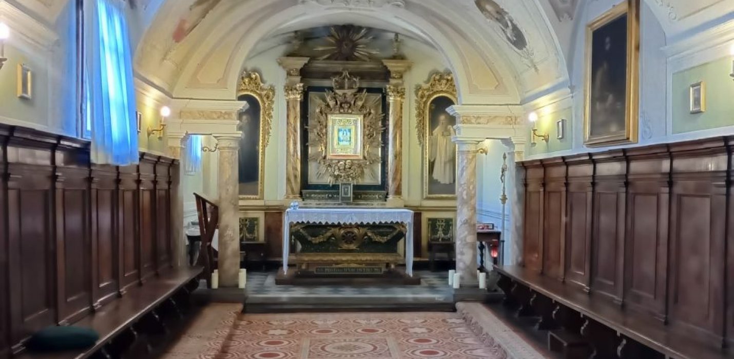 ASSAGGI DIVINI TRA FORESTE, CANTINE E MONASTERI SACRI