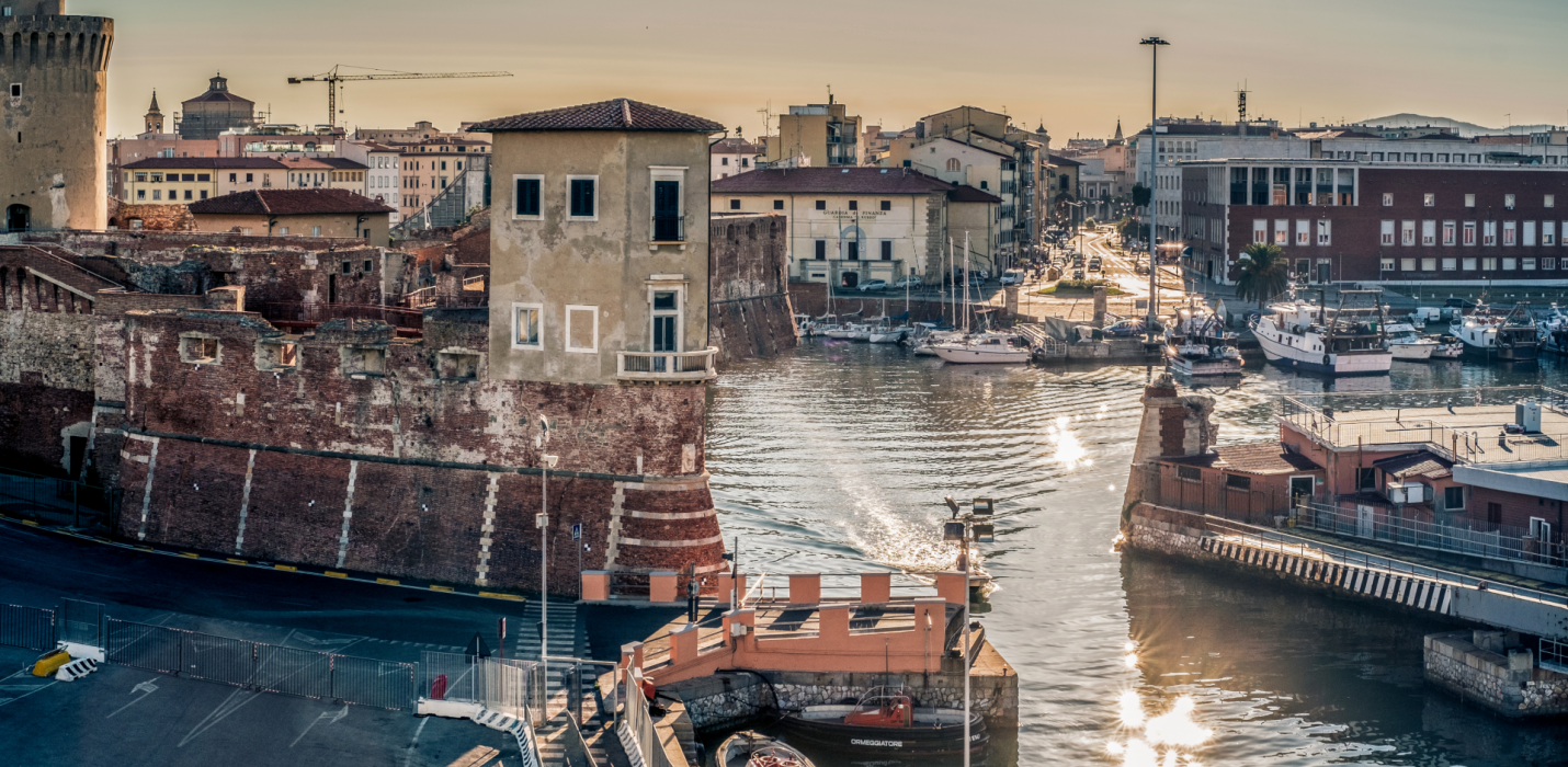 LIVORNO: LE FORTEZZE, I FOSSI E LA TERRAZZA LIVORNO: LE FORTEZZE, I FOSSI E LA TERRAZZA
