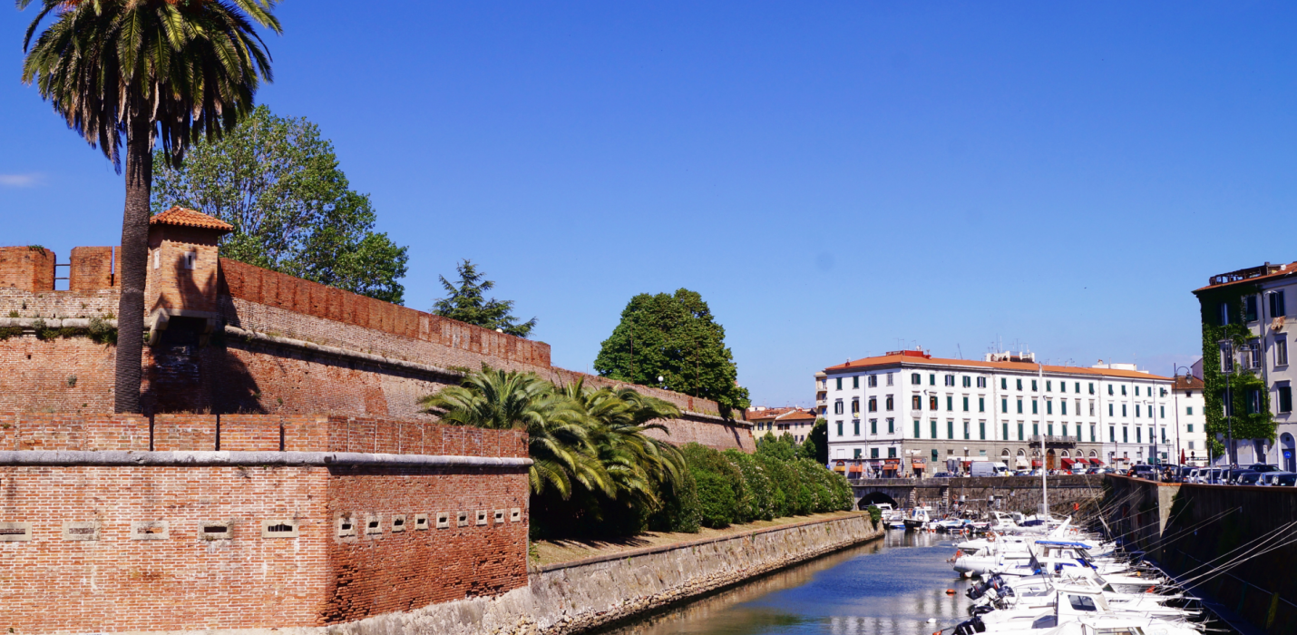 LIVORNO: LE FORTEZZE, I FOSSI E LA TERRAZZA LIVORNO: LE FORTEZZE, I FOSSI E LA TERRAZZA