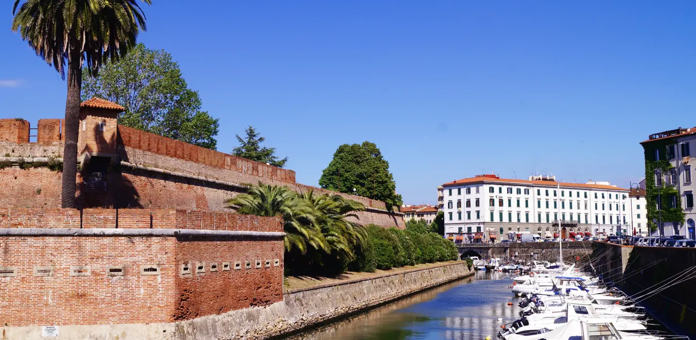 LIVORNO: LE FORTEZZE, I FOSSI E LA TERRAZZA