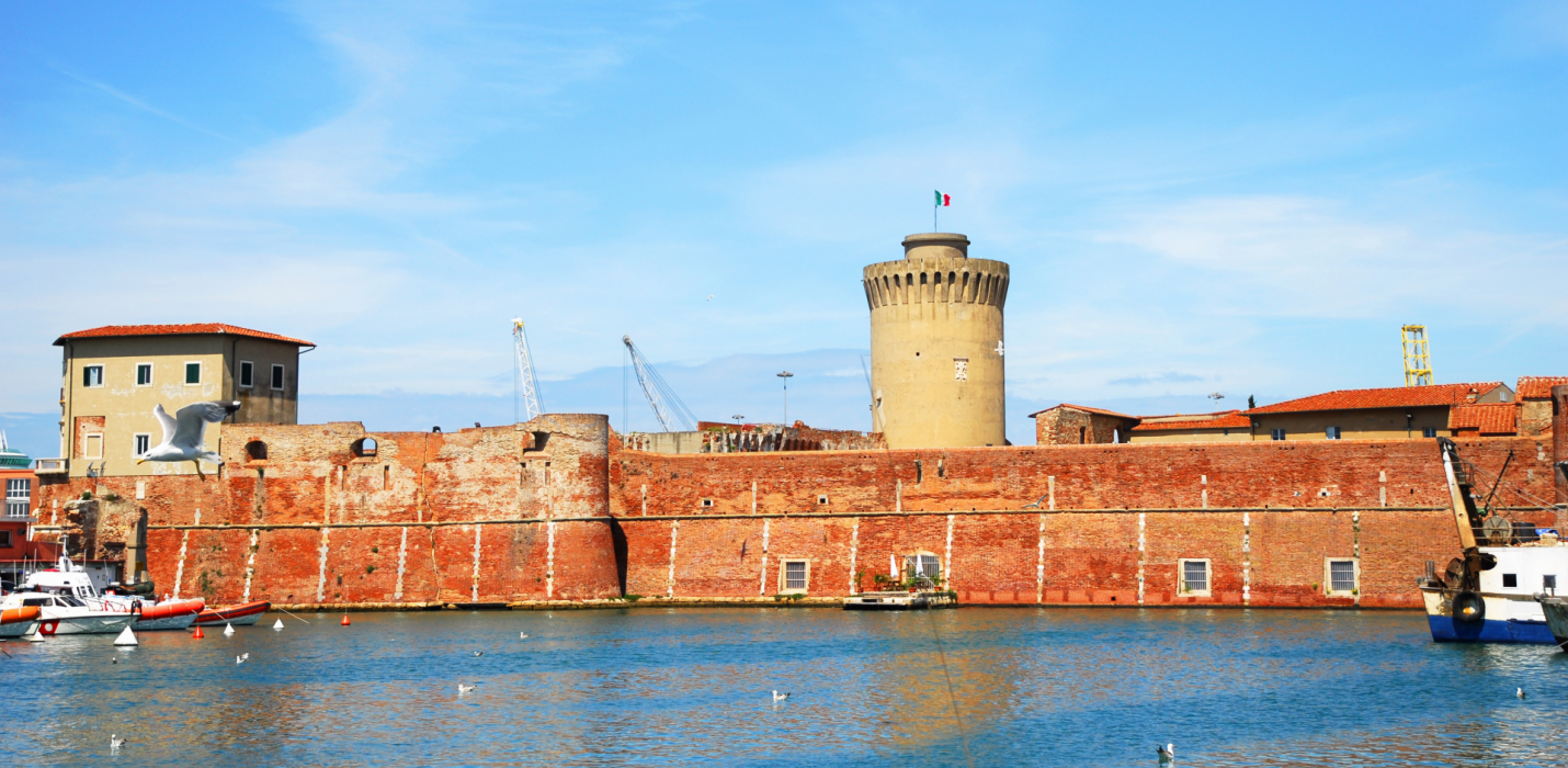 LIVORNO: LE FORTEZZE, I FOSSI E LA TERRAZZA LIVORNO: LE FORTEZZE, I FOSSI E LA TERRAZZA