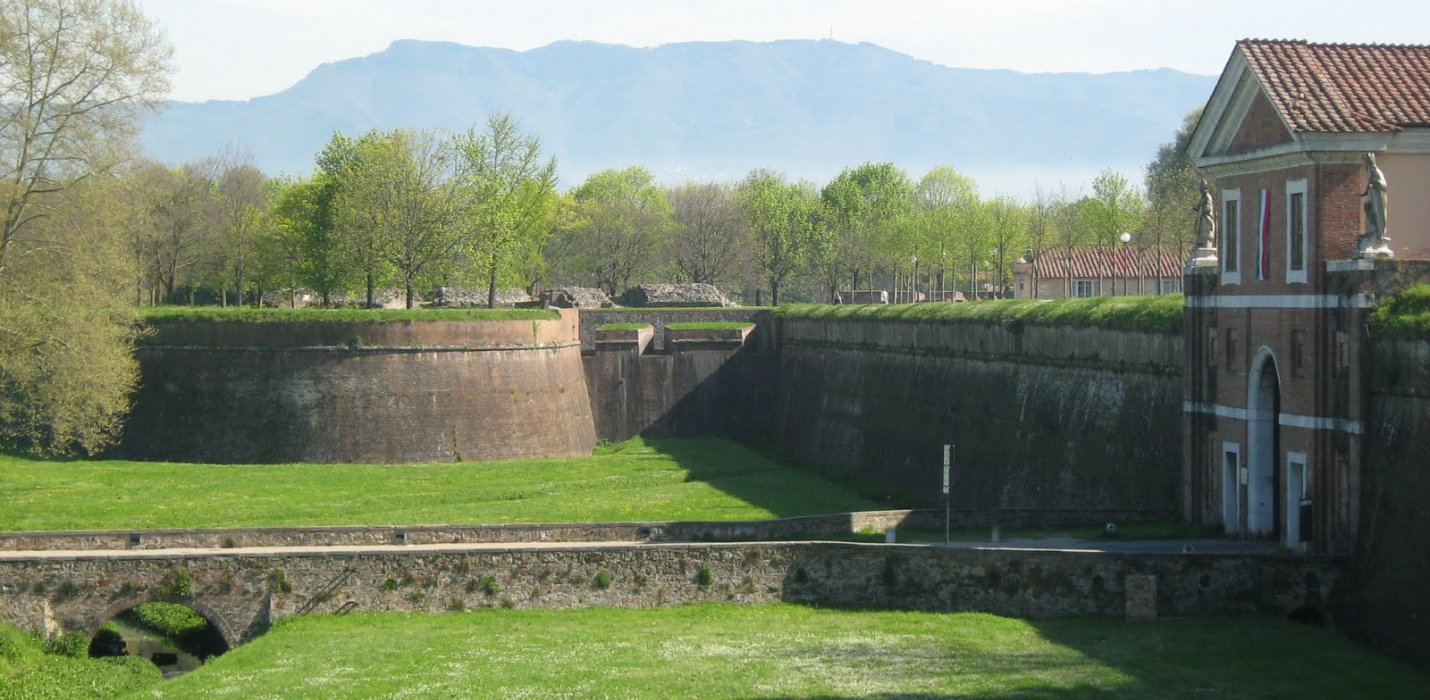 LUCCA LA CITTA FORTEZZA