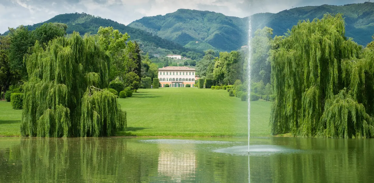 VILLA REALE E LE ANTICHE CAMELIE DELLA LUCCHESIA