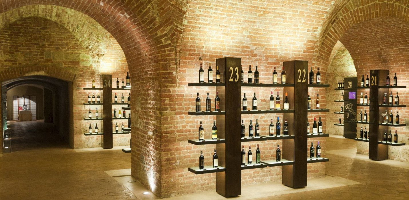 SIENA GIOIELLO MEDIOEVALE