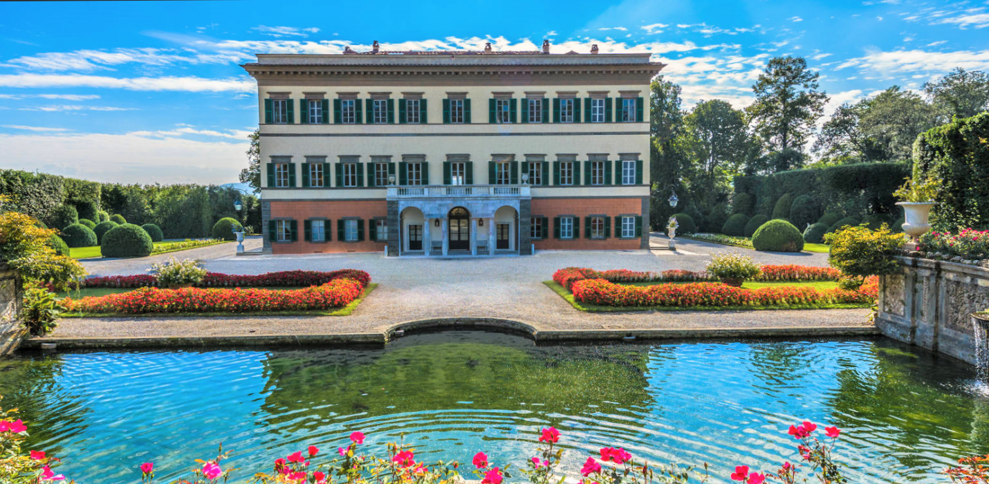 VILLE E CAMELIE DELLA LUCCHESIA