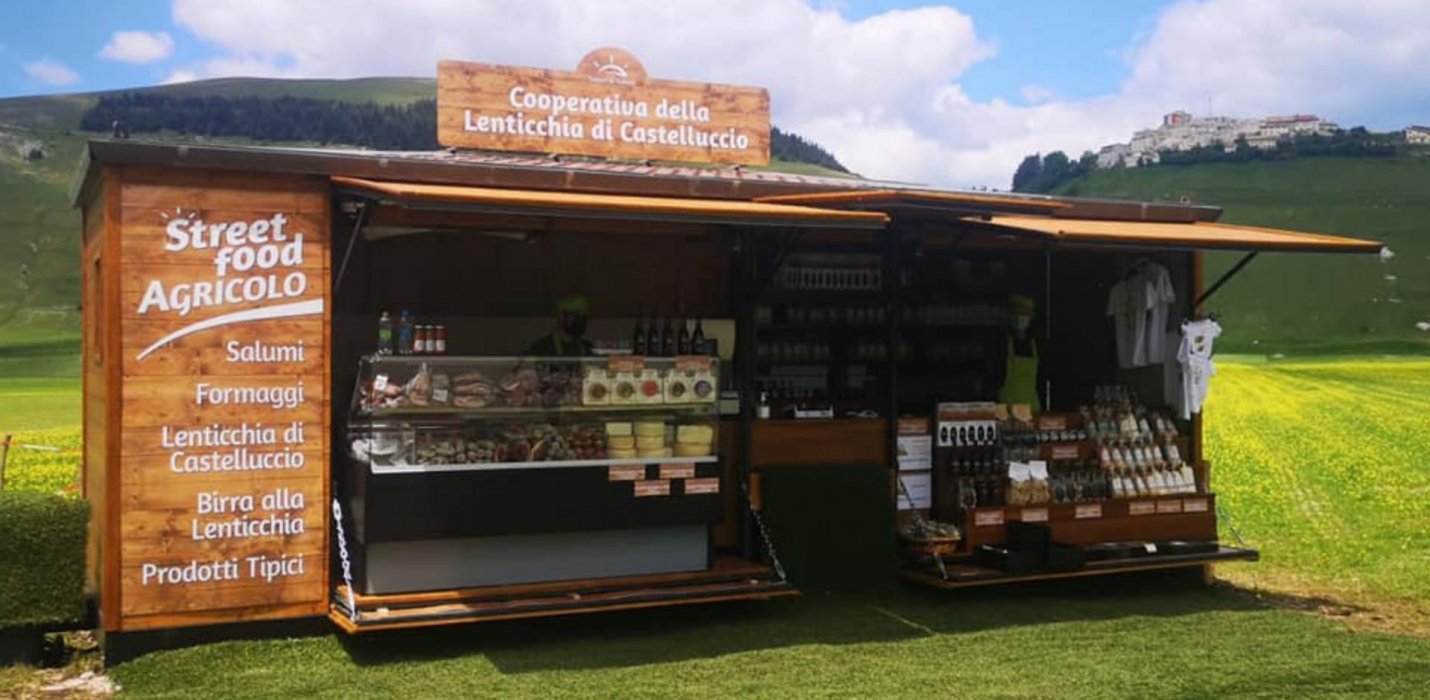 FIORITURA DI CASTELLUCCIO DI NORCIA FIORITURA DI CASTELLUCCIO DI NORCIA