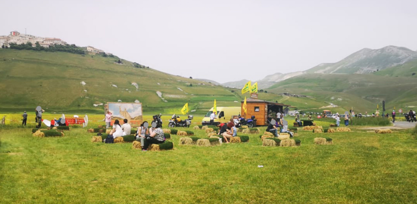 FIORITURA DI CASTELLUCCIO DI NORCIA FIORITURA DI CASTELLUCCIO DI NORCIA