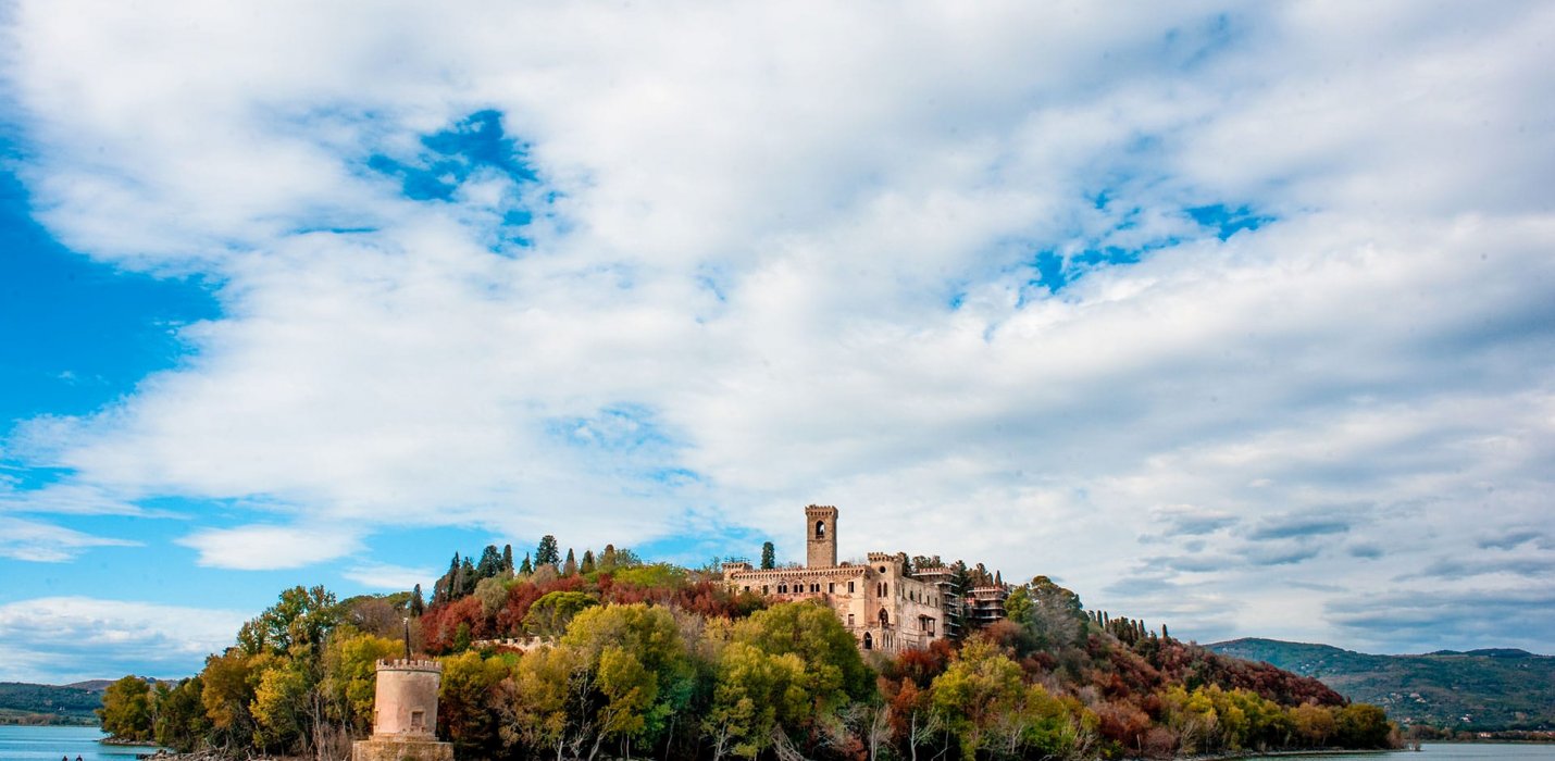 FESTA DEL TULIPANO A CASTIGLIONE DEL LAGO FESTA DEL TULIPANO A CASTIGLIONE DEL LAGO