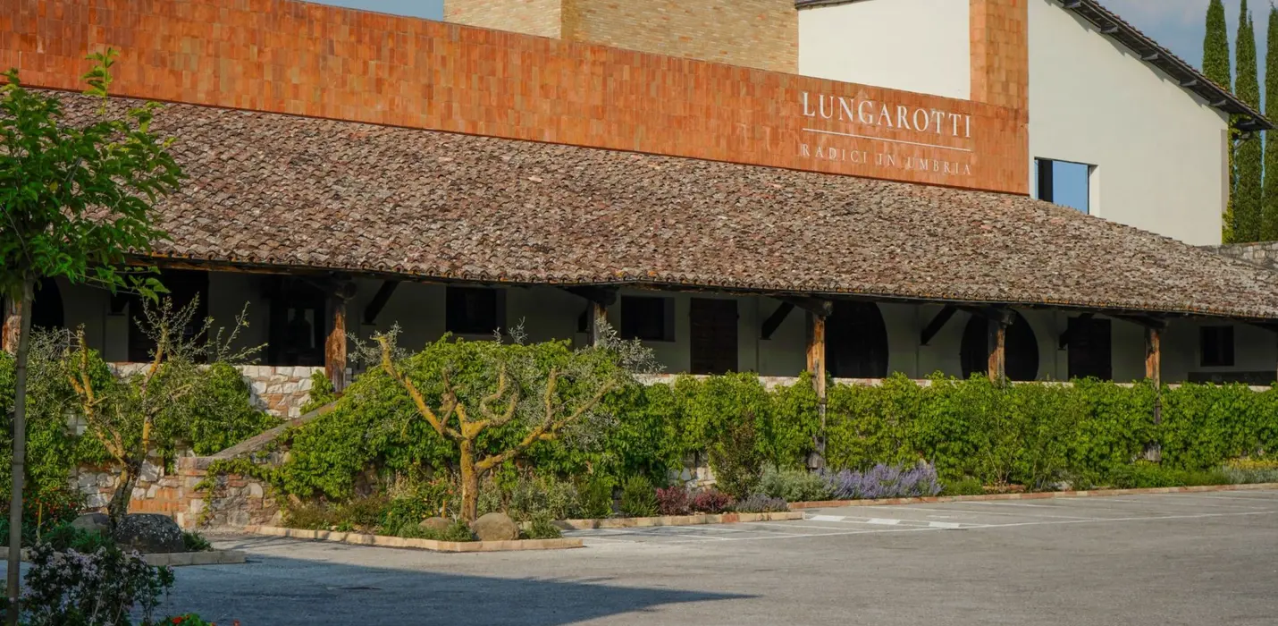 SCARZUOLA E CANTINE LUNGAROTTI DI TORGIANO
