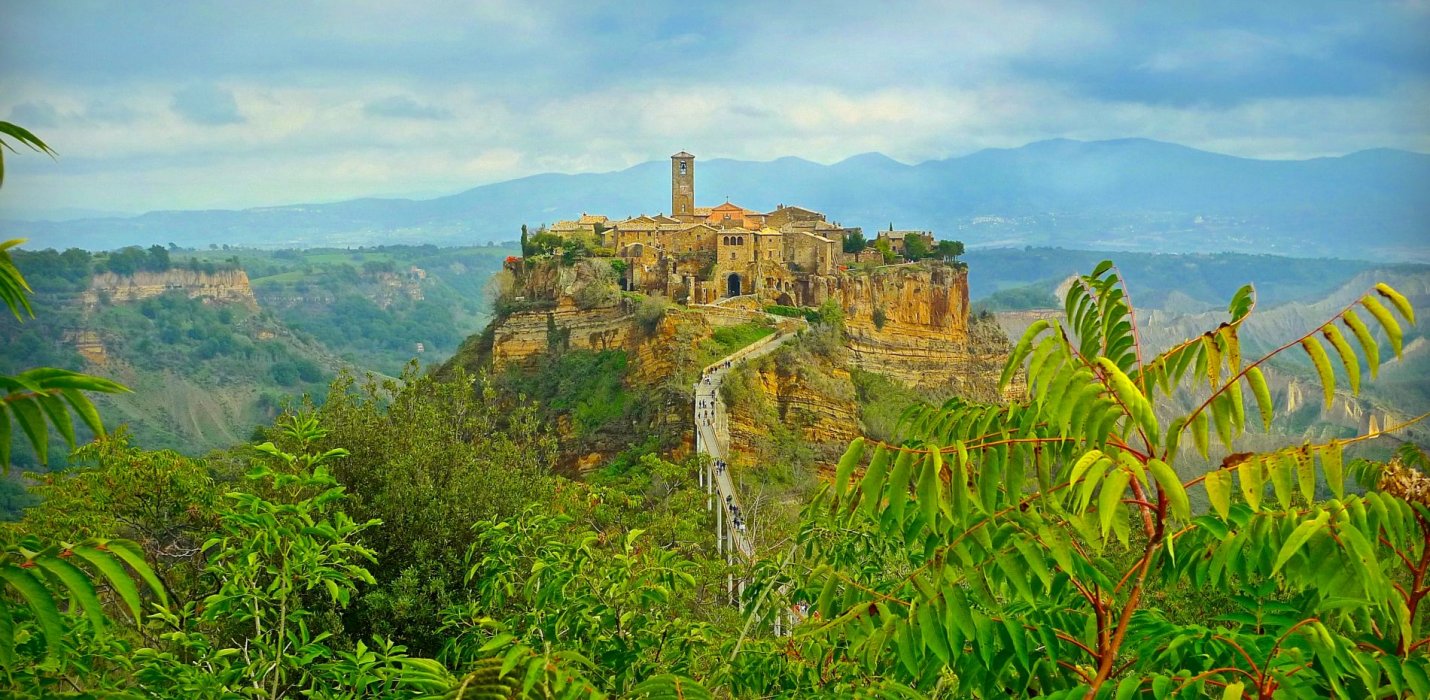 ORVIETO E CIVITA DI BAGNOREGIO ORVIETO E CIVITA DI BAGNOREGIO