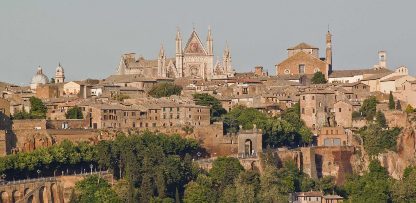 ORVIETO E CIVITA DI BAGNOREGIO ORVIETO E CIVITA DI BAGNOREGIO