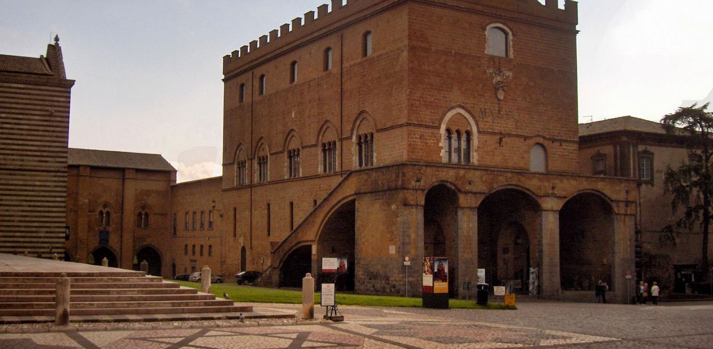 ORVIETO, LA CITTA' DEI TESORI ORVIETO, LA CITTA' DEI TESORI