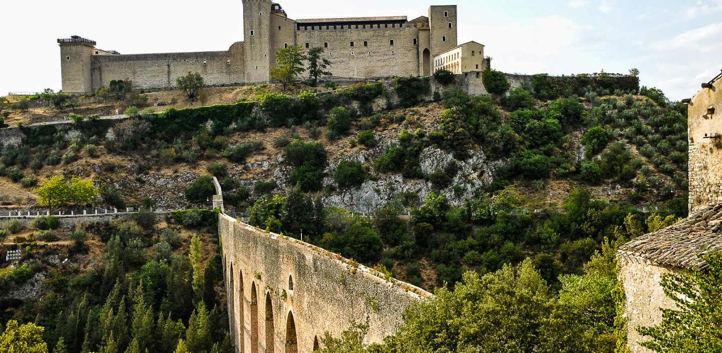 SPOLETO E LE FONTI DEL CLITUNNO SPOLETO E LE FONTI DEL CLITUNNO