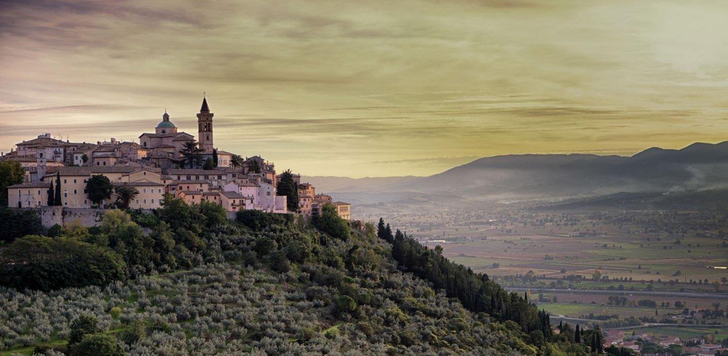 SPOLETO E LE FONTI DEL CLITUNNO SPOLETO E LE FONTI DEL CLITUNNO