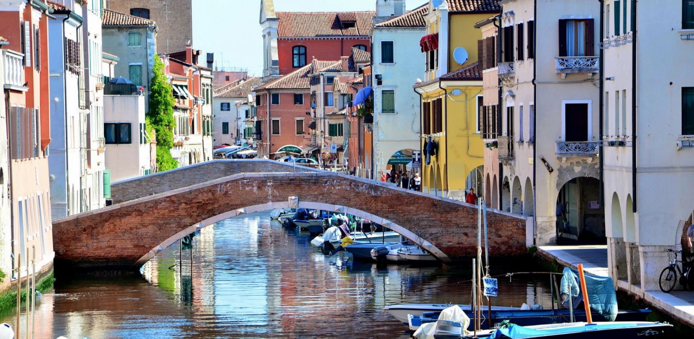 CHIOGGIA E L'ISOLA DI PELLESTRINA CHIOGGIA E L'ISOLA DI PELLESTRINA
