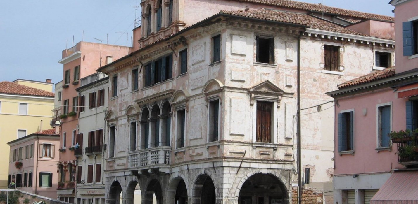 CHIOGGIA E L'ISOLA DI PELLESTRINA CHIOGGIA E L'ISOLA DI PELLESTRINA