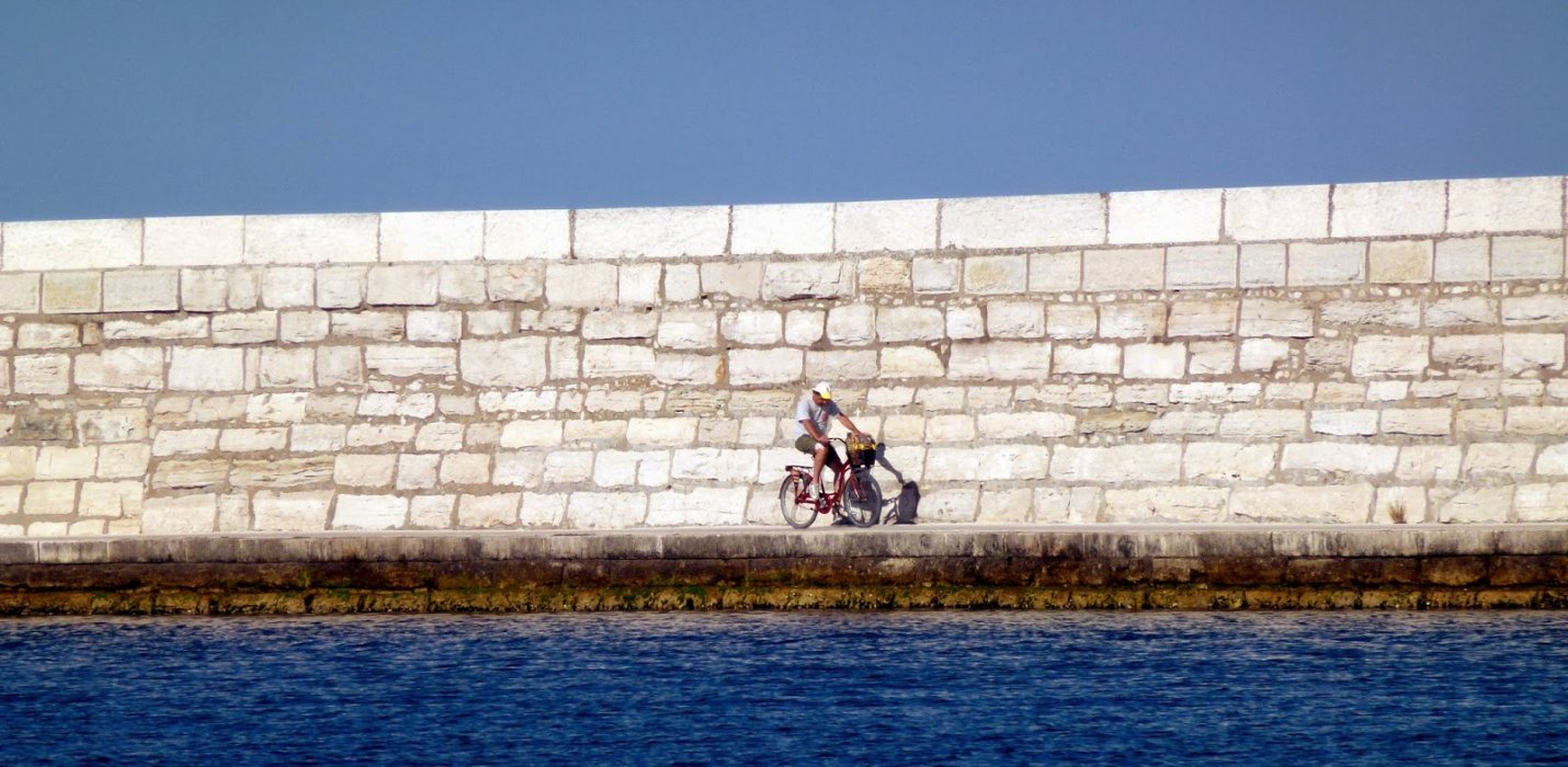 CHIOGGIA E L'ISOLA DI PELLESTRINA CHIOGGIA E L'ISOLA DI PELLESTRINA