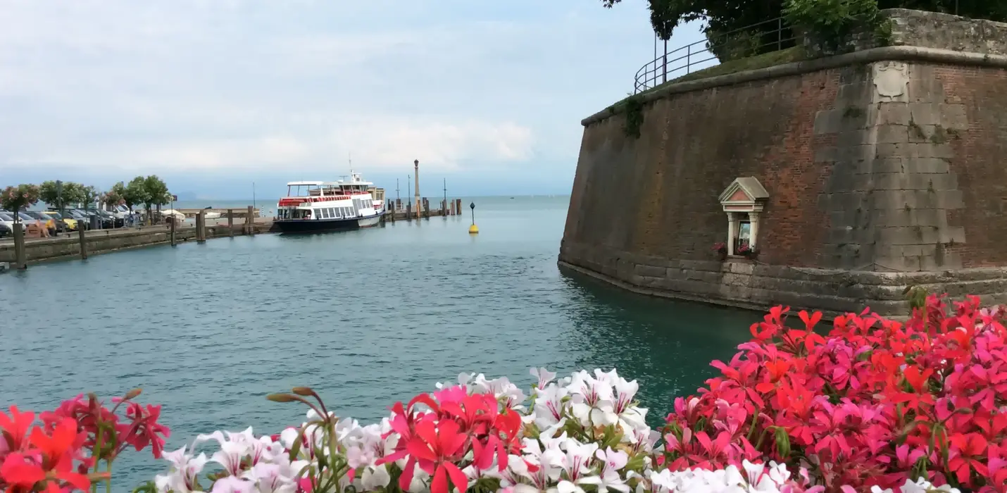 I FIORI DI LOTO E PESCHIERA DEL GARDA