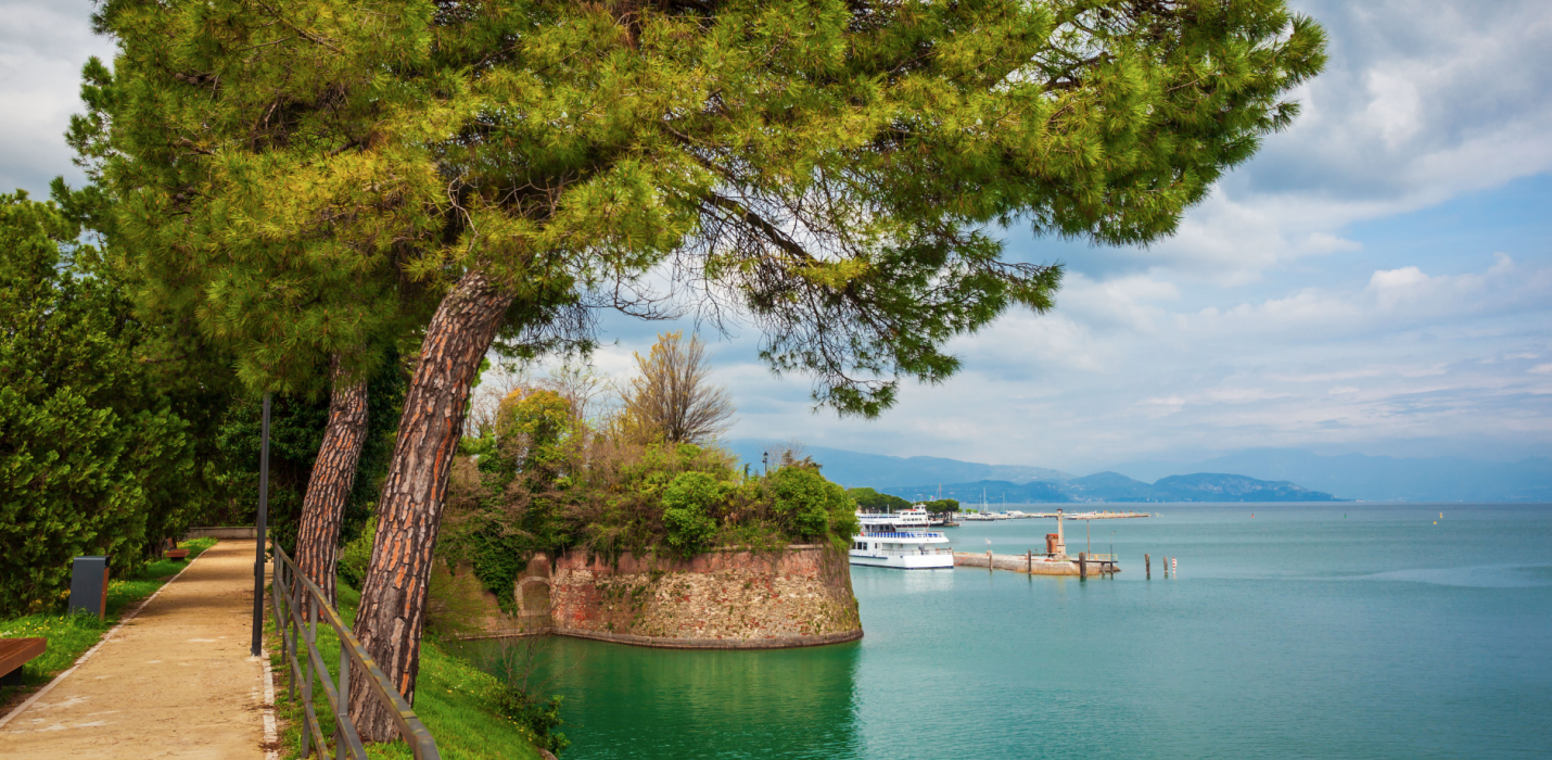 I FIORI DI LOTO E PESCHIERA DEL GARDA