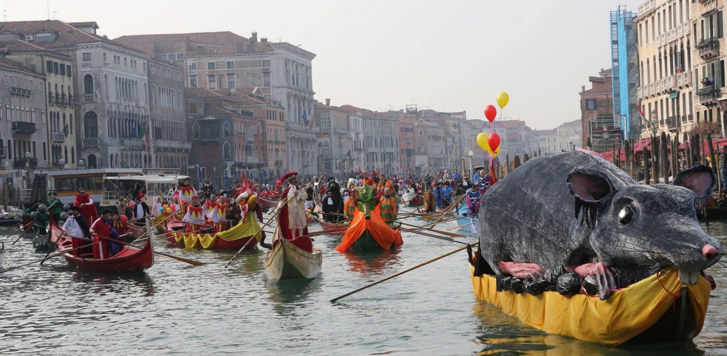 VENEZIA E IL CARNEVALE SULL'ACQUA