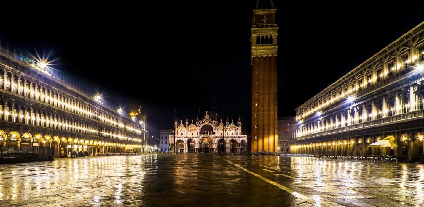 VENEZIA E IL CARNEVALE SULL'ACQUA