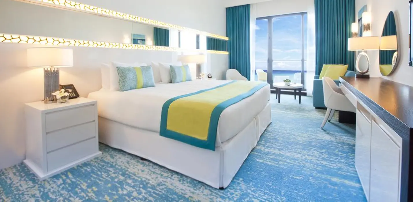 DUBAI & MALDIVE