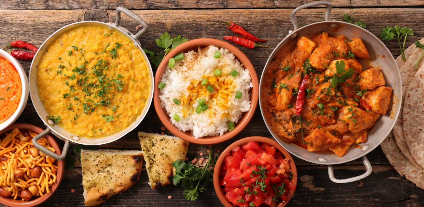 INDIA, L'ESSENZA DEL MISTICISMO E DEI COLORI INDIA, L'ESSENZA DEL MISTICISMO E DEI COLORI