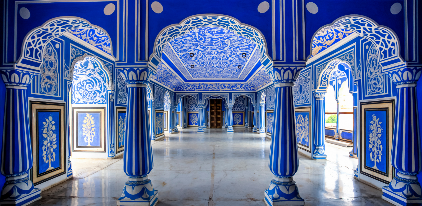 INDIA, L'ESSENZA DEL MISTICISMO E DEI COLORI INDIA, L'ESSENZA DEL MISTICISMO E DEI COLORI