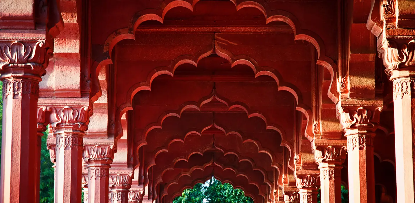 INDIA, L'ESSENZA DEL MISTICISMO E DEI COLORI