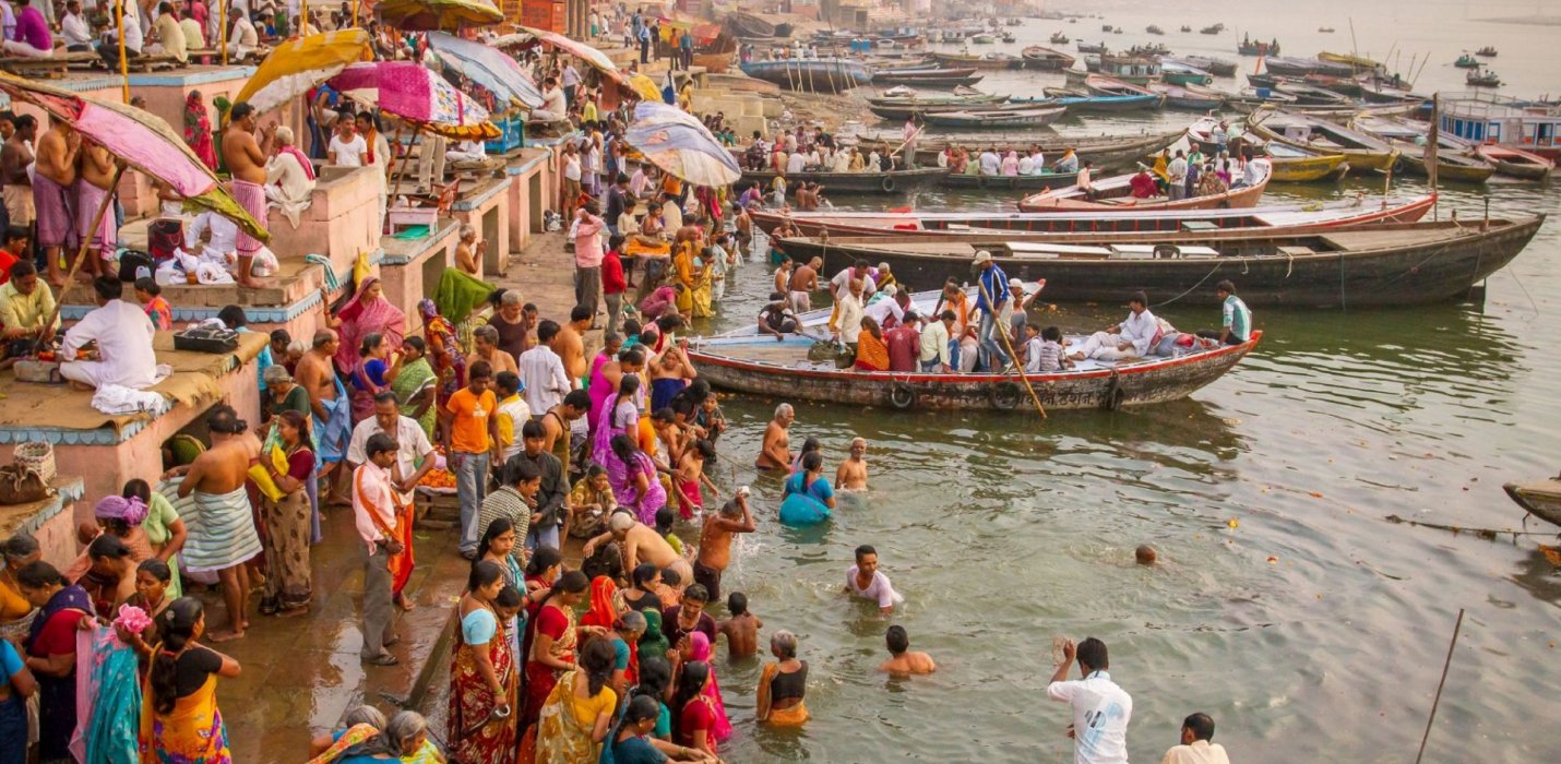 INDIA, L'ESSENZA DEL MISTICISMO E DEI COLORI INDIA, L'ESSENZA DEL MISTICISMO E DEI COLORI