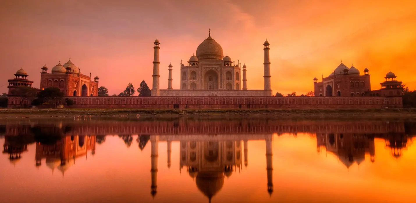 INDIA, L'ESSENZA DEL MISTICISMO E DEI COLORI