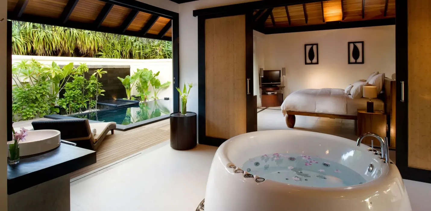 DUBAI & MALDIVE