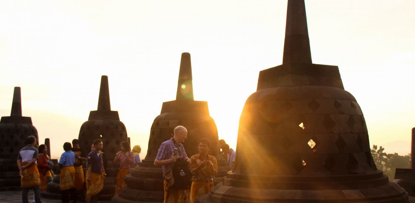 SINGAPORE & INDONESIA