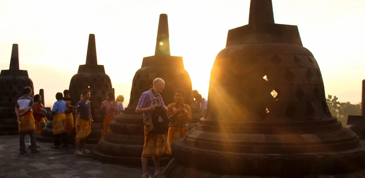 SINGAPORE & INDONESIA
