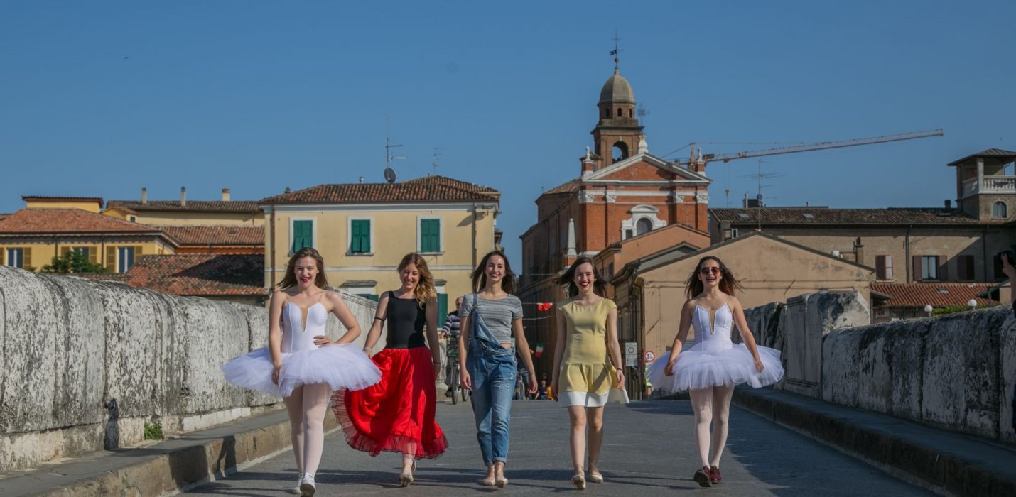 CORSO AVANZATO DI FOTOGRAFIA CORSO AVANZATO DI FOTOGRAFIA