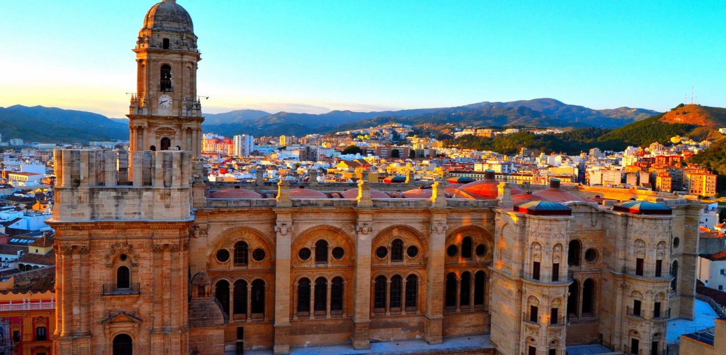 ANDALUSIA TRA ARTE E CULTURA! ANDALUSIA TRA ARTE E CULTURA!