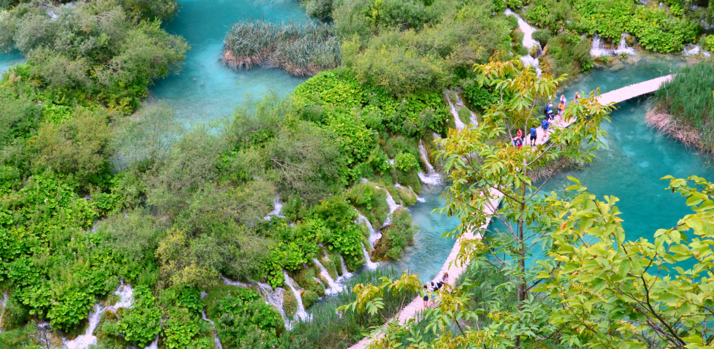 LAGHI DI PLITVICE, POLA, PARENZO, GROTTE DI POSTUMIA E CASTELLO DI PREDJAMA