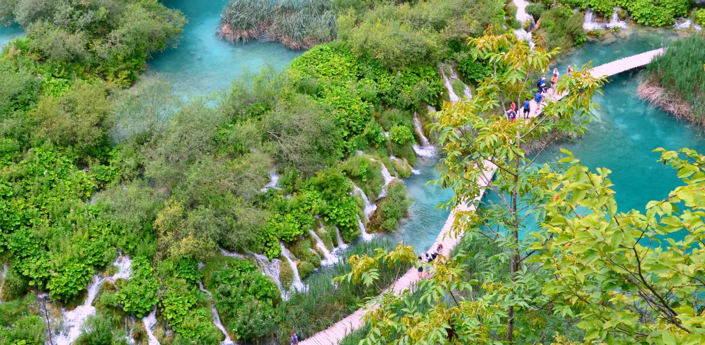 LAGHI DI PLITVICE, POLA, PARENZO, GROTTE DI POSTUMIA E CASTELLO DI PREDJAMA