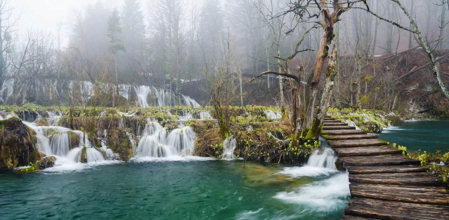 LAGHI DI PLITVICE, POLA, PARENZO, GROTTE DI POSTUMIA E CASTELLO DI PREDJAMA