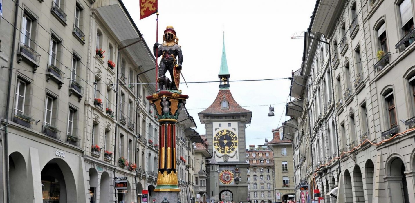 BERNA, THUN E IL TRENINO VERDE DELLE ALPI BERNA, THUN E IL TRENINO VERDE DELLE ALPI