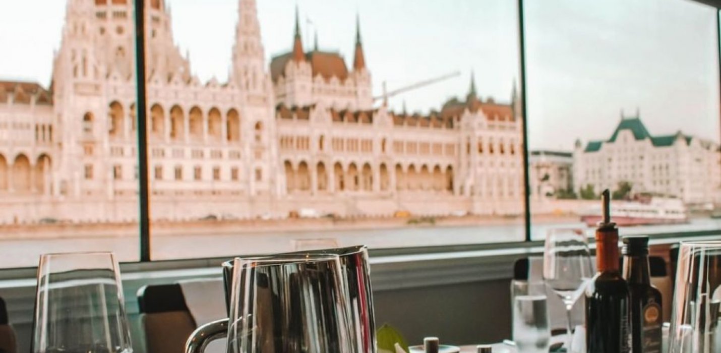 DA VILSHOFEN A BUDAPEST SULLE ONDE DEL DANUBIO